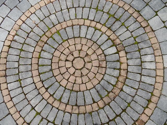 kruhová dlažba